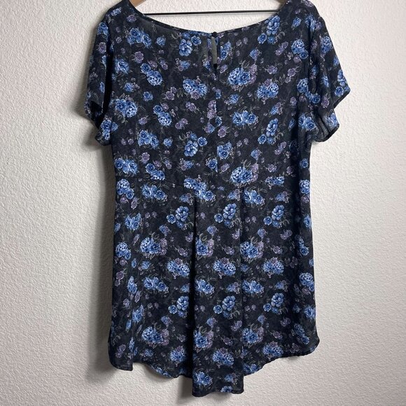 TORRID Women’s Sheer High Low Short Sleeve Floral Blouse Size 0/12 Plus Top - Picture 6 of 9